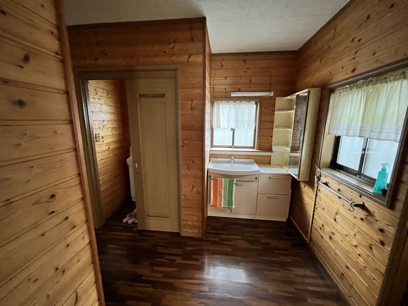 1970s house, 1-min walk to station, Niigata