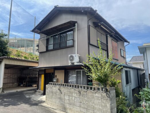 Two-story house near Anabuki High School