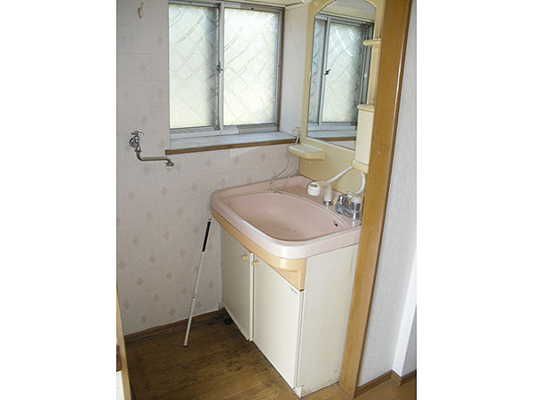1960s wood house, 9-min walk to station, Iwate