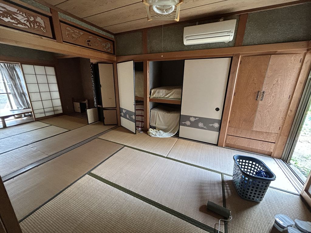 1970s wood house in Mie