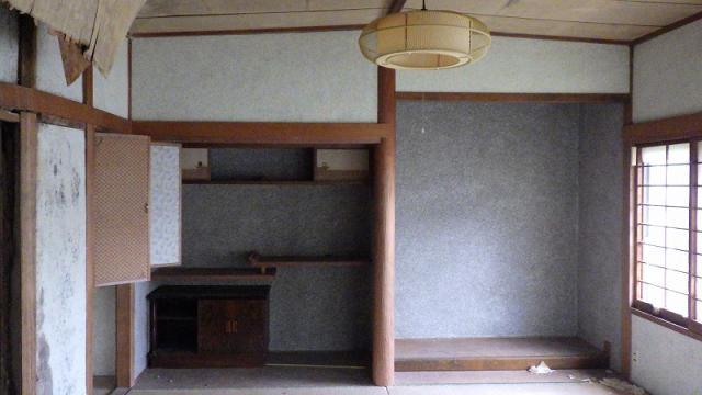 1960s wood house, 16-min walk to station, Nagasaki