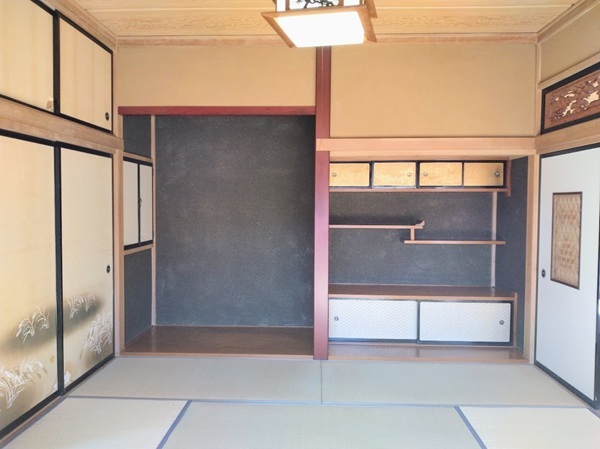 1980s wood house on a large plot in Yamanashi