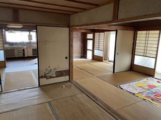 1970s house on a large plot in Takarabe, Soo