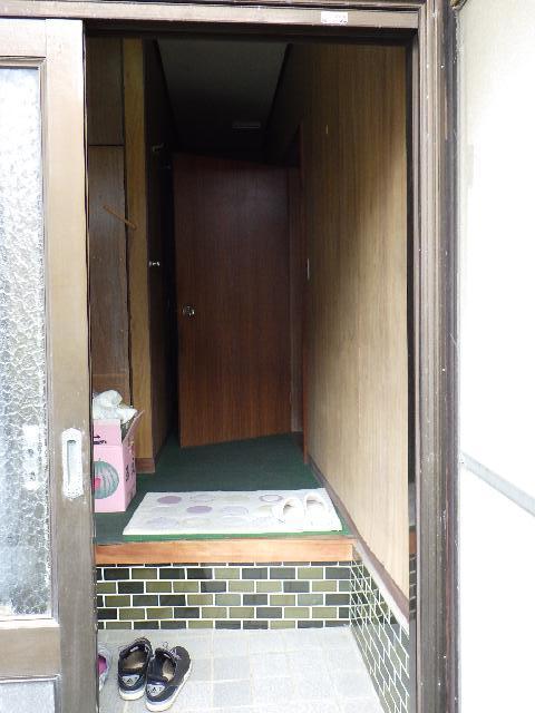 1970s wood house, 12-min walk to station, Nagasaki