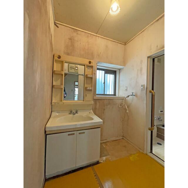 1980s wood house, 18-min walk to station, Mie
