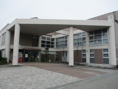 1970s wood house, 15-min walk to station, Ehime