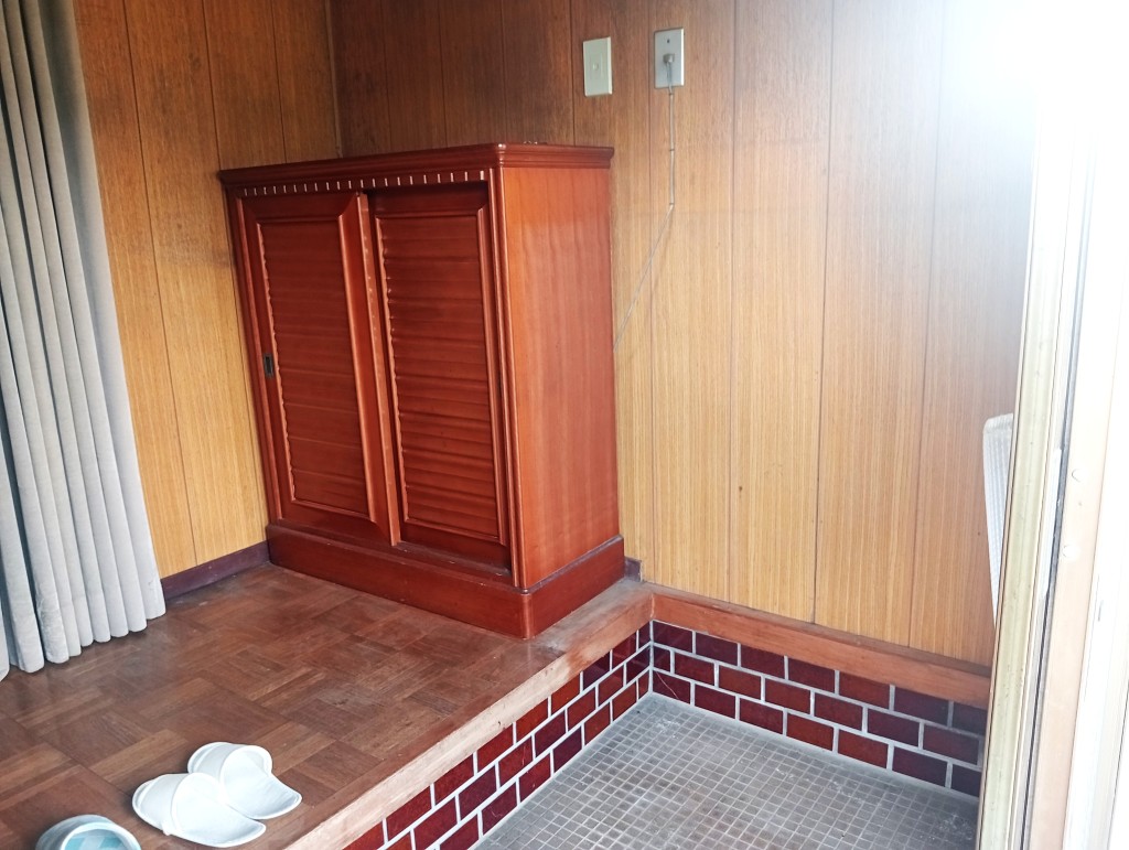 (R8-4) Viewing Reservations Now Accepted!!