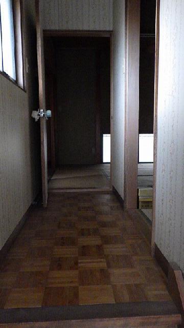 1970s wood house, 19-min walk to station, Nagasaki