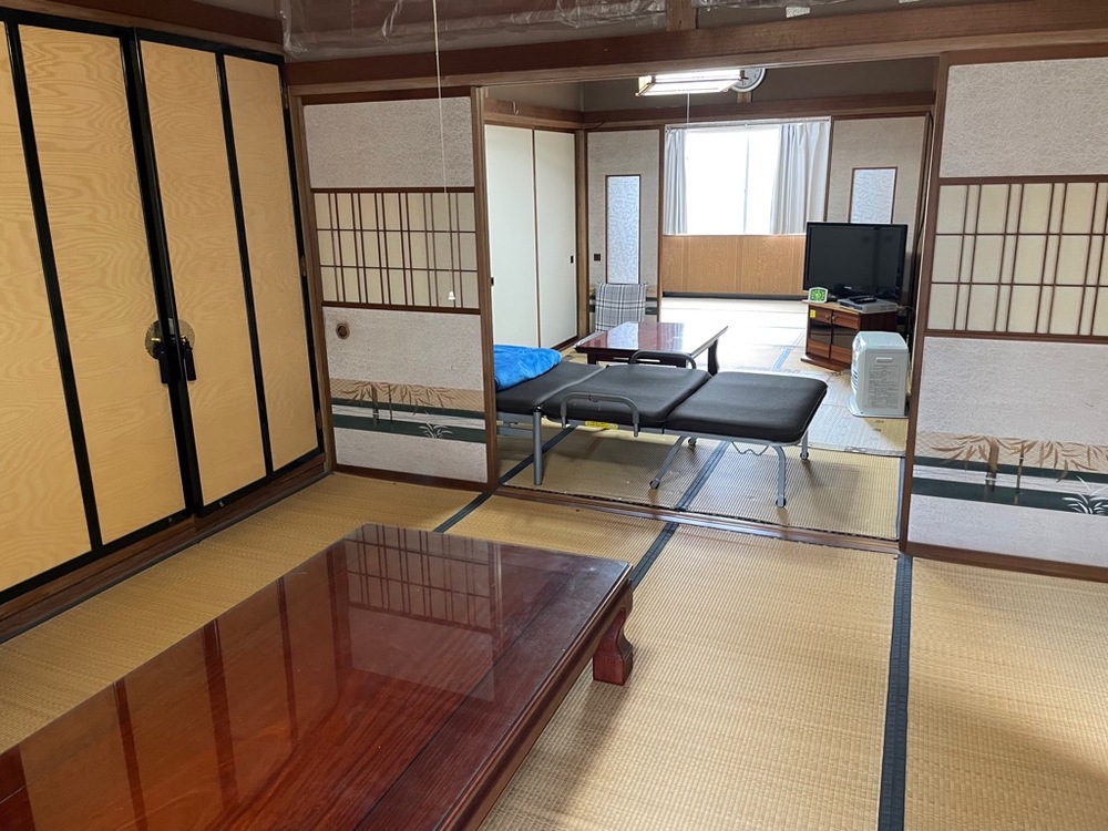 1960s wood house, 3-min walk to station, Toyama