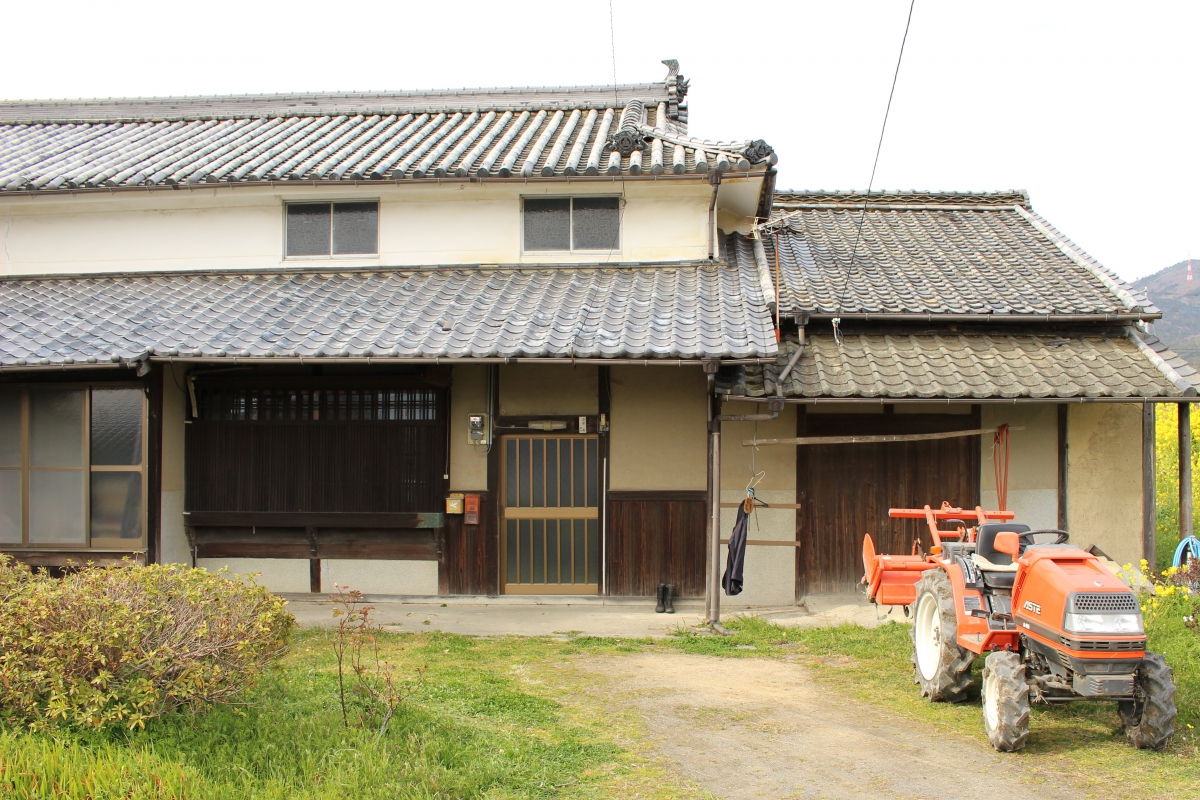 1860s wood house, 17-min walk to station, Ehime