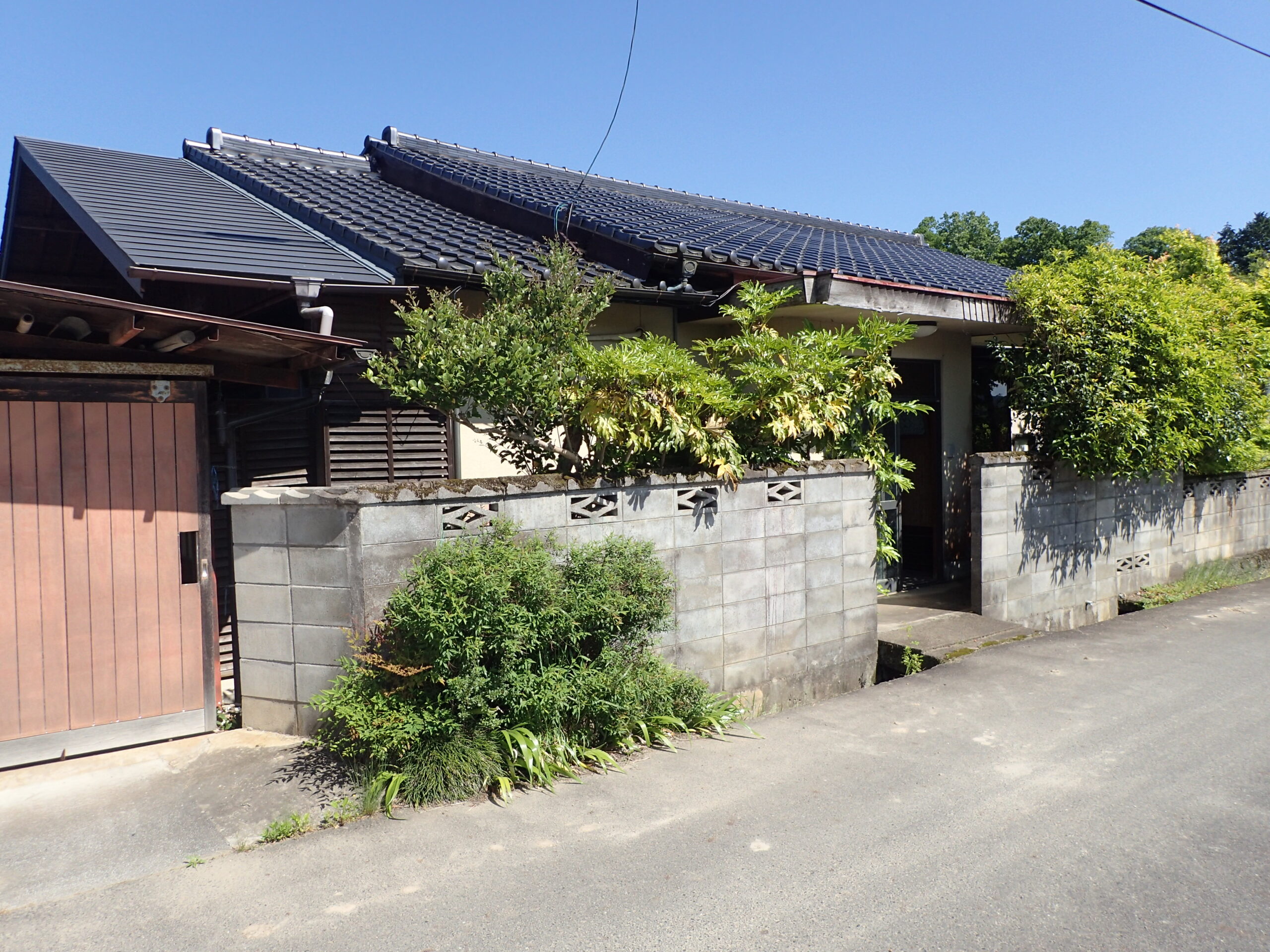 1960s wood house, 8-min walk to station, Okayama