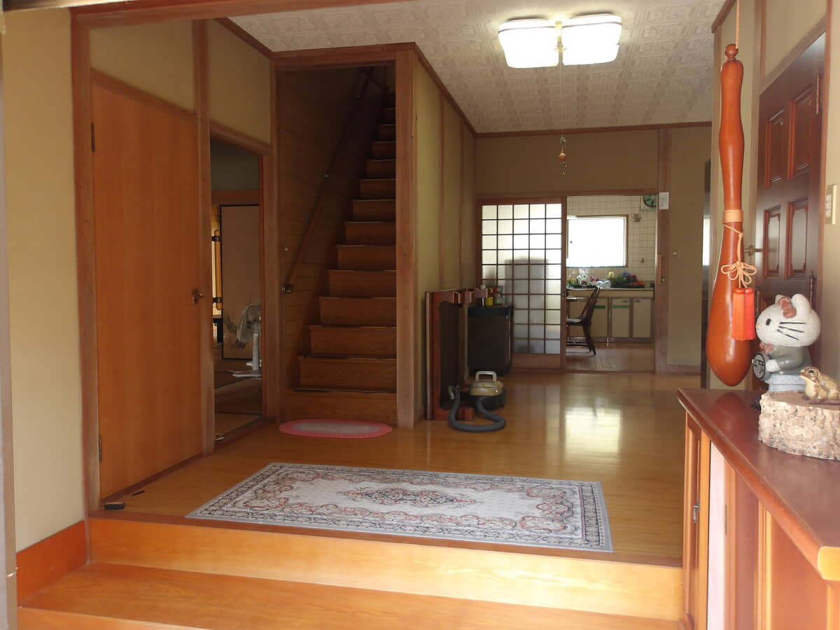 1980s wood house