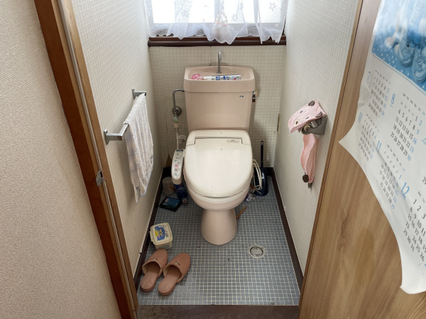 1980s wood house on a large plot in Tottori