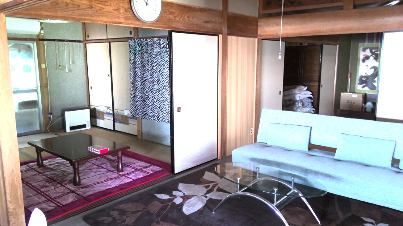 1970s wood house in Koyama, Kimotsuki, farmland, approval needed