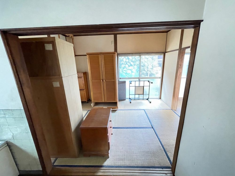1970s wood house, 17-min walk to station, Shizuoka