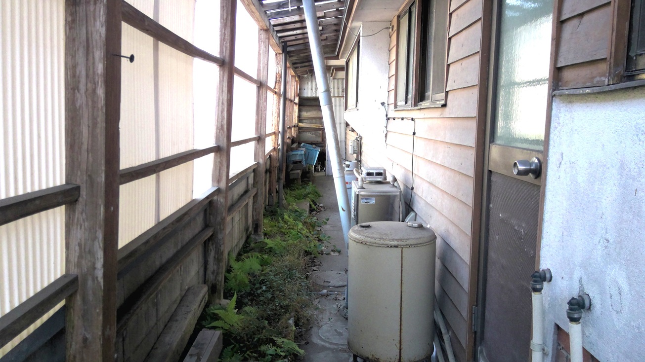 1980s wood house in Koyama, Kimotsuki, farmland, approval needed