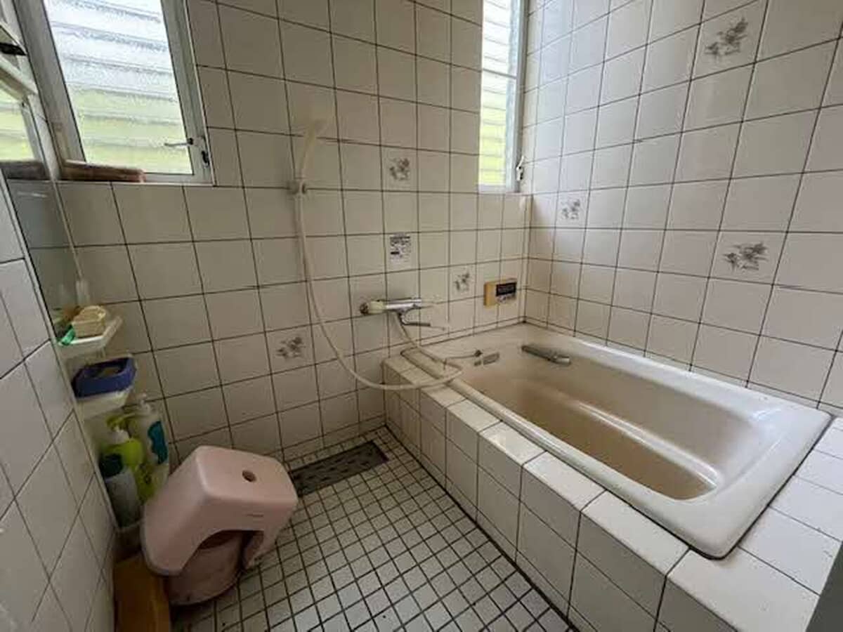1990s wood house in Hiroshima