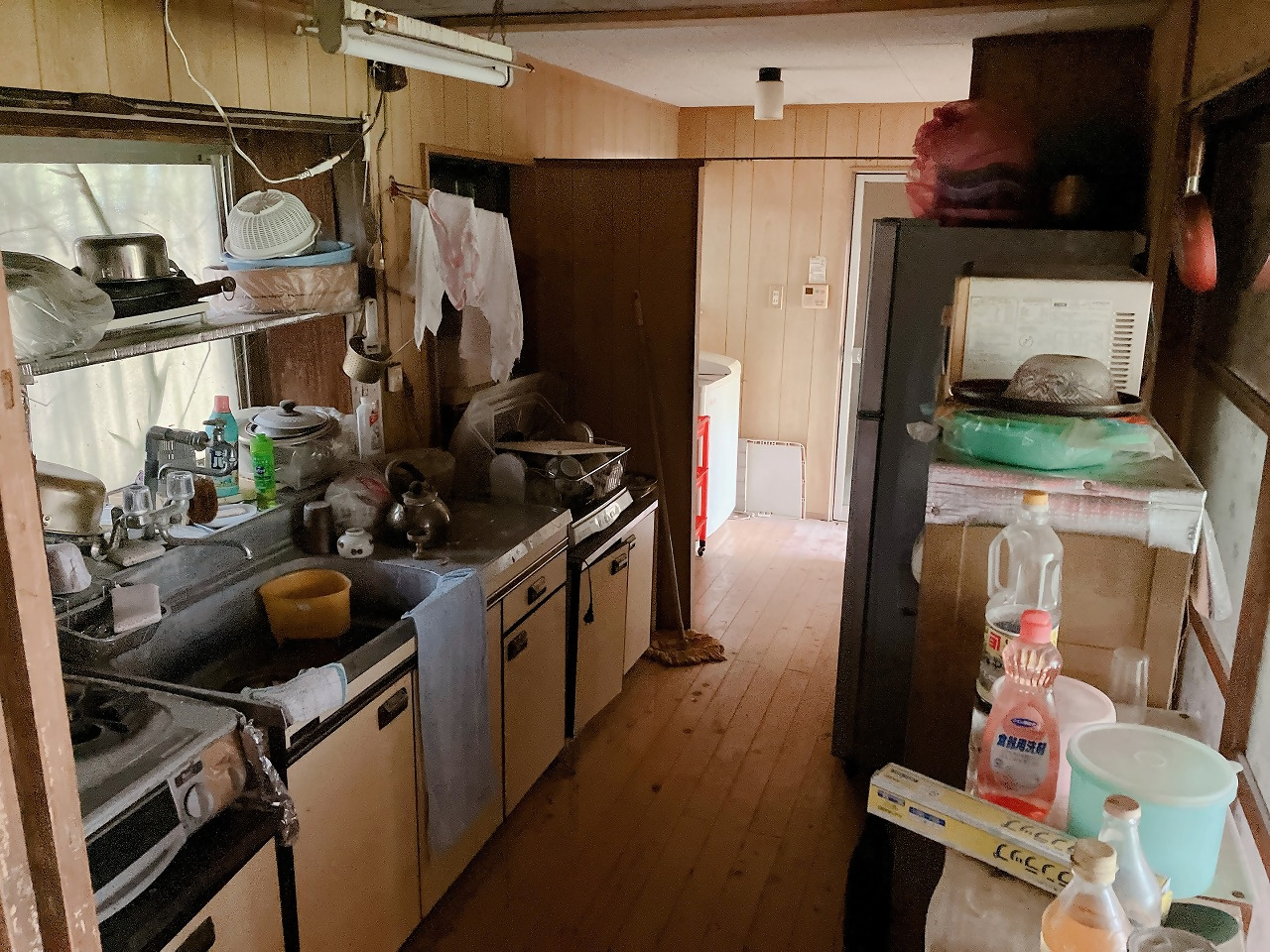 1950s wood house on a large plot in Sumiyoshi, Aira