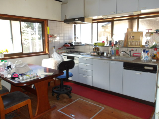 1990s wood house on a large plot in Iriki, Satsumasendai