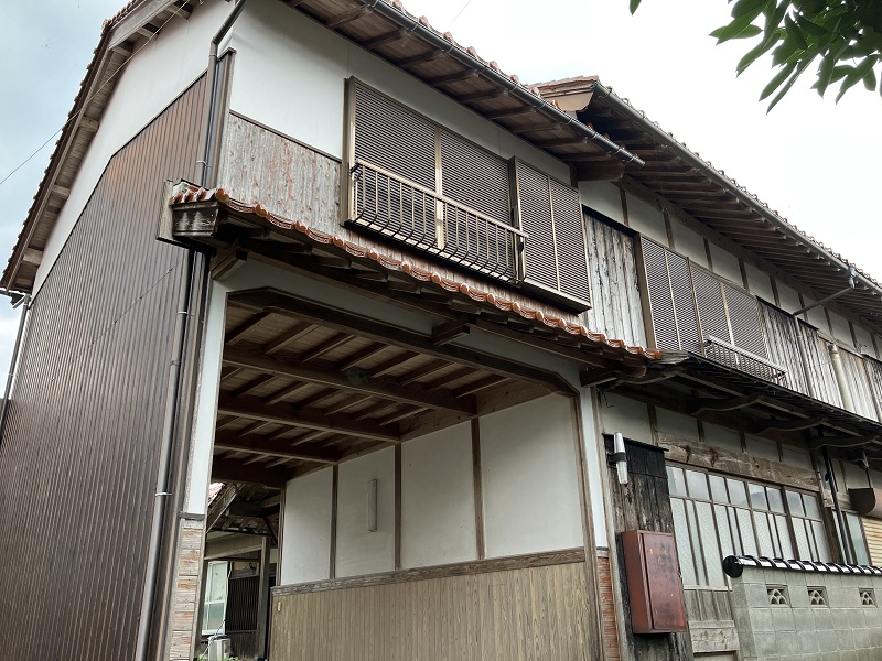 1890s wood house on a large plot in Tottori