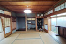 Good access in all directions; spacious lot suitable for residential, self-sufficiency, and agricultural use