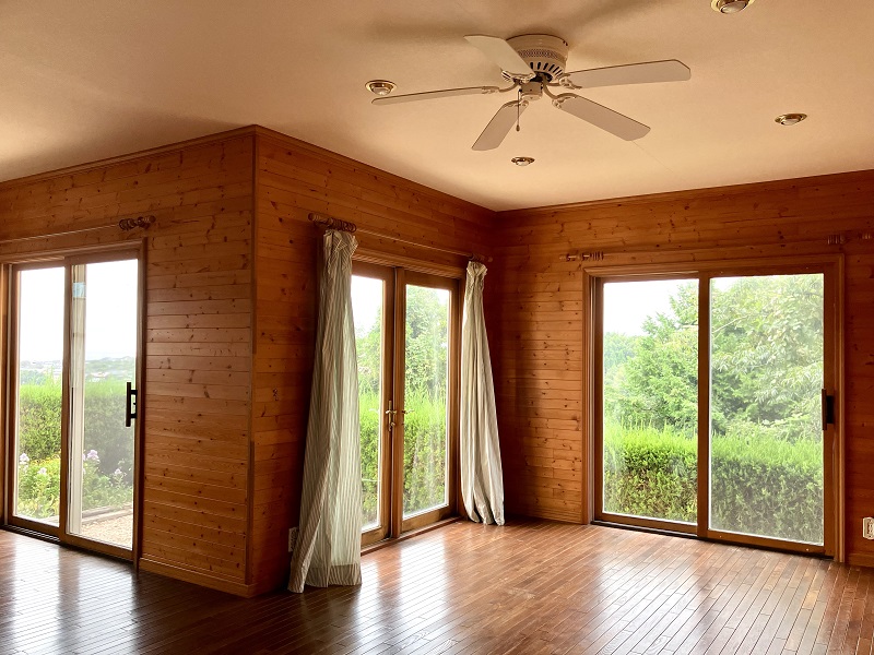 1990s wood house, 8-min walk to station, Tottori