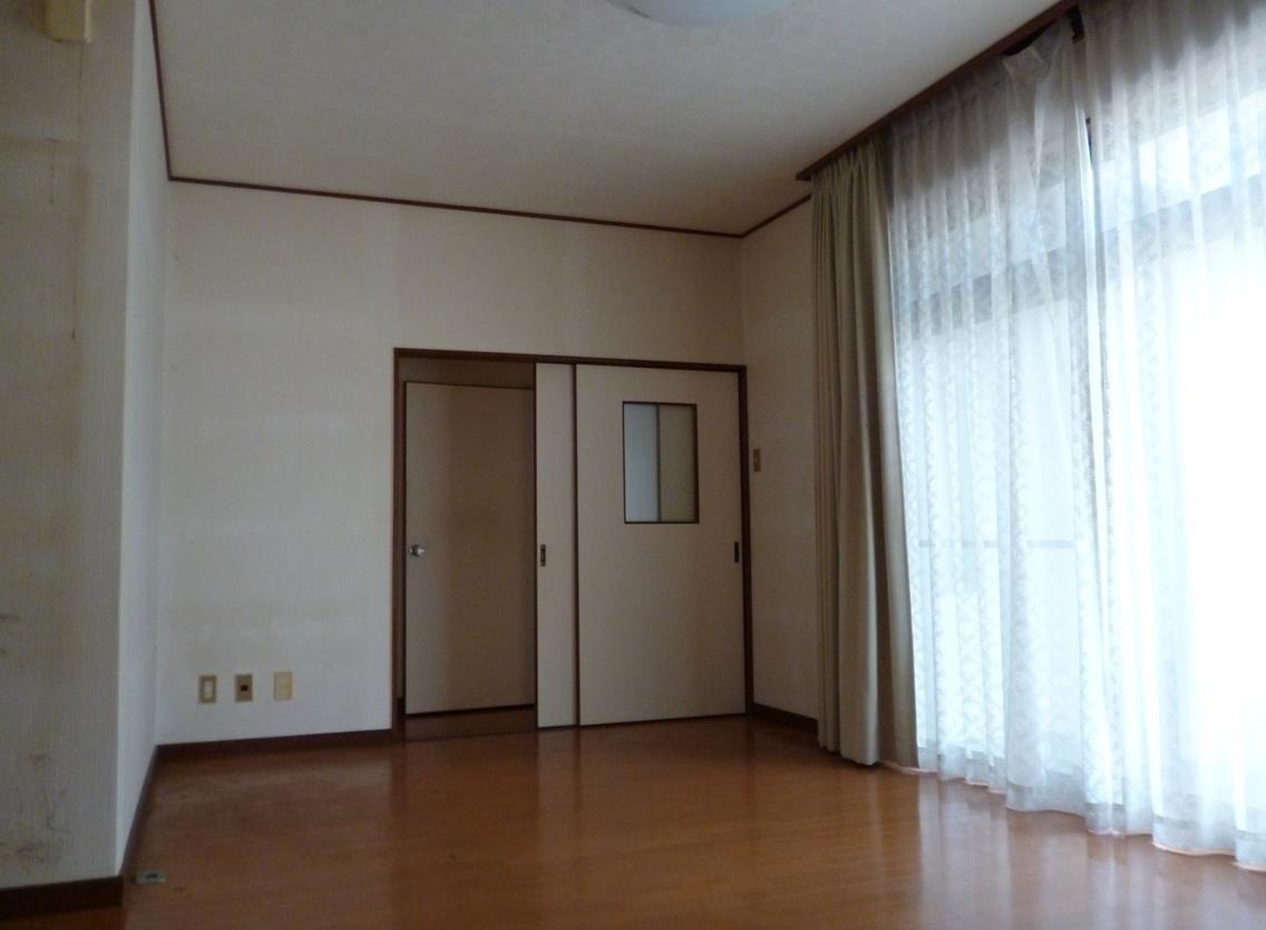 1980s wood house in Satsumayama, Ichikikushikino