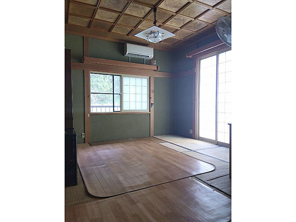 1990s wood house on a large plot in Iwate