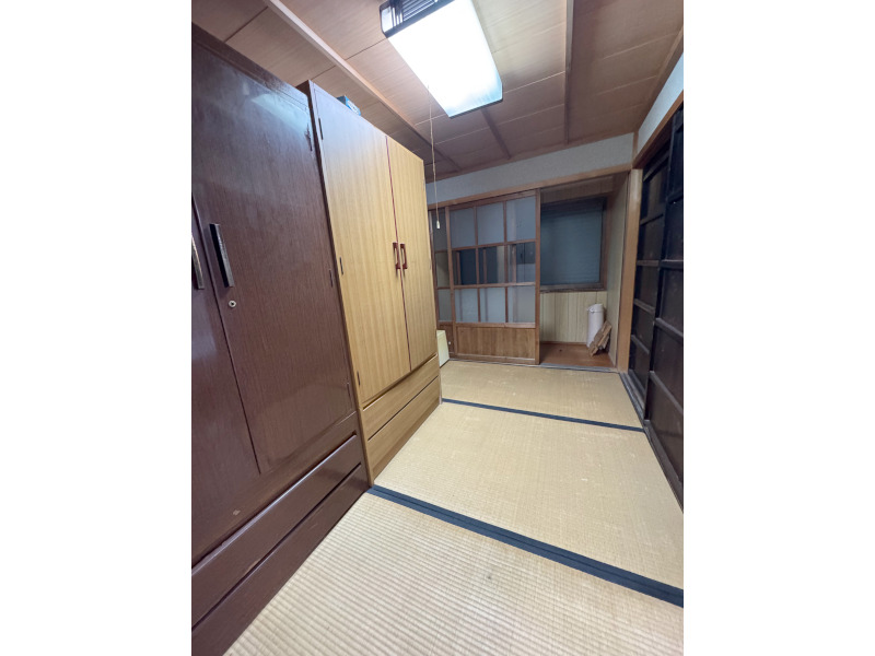 1970s wood house on a large plot in Hyogo