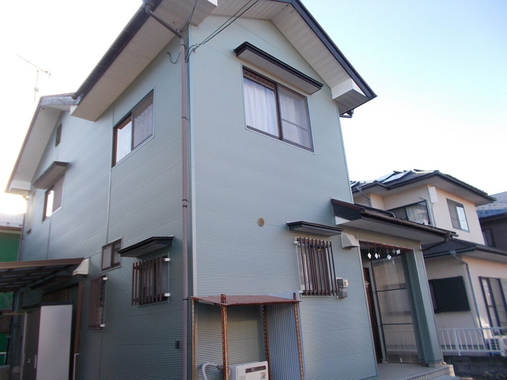 1990s wood house in Shiga