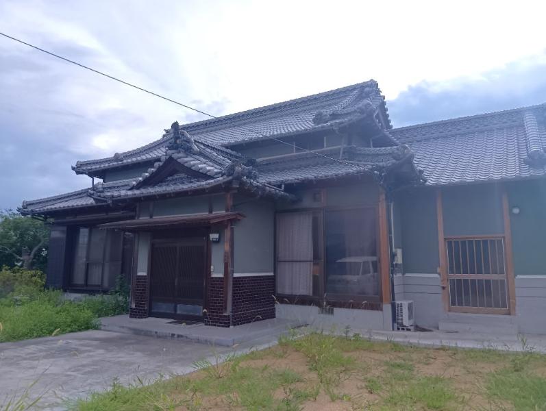 1990s wood house on a large plot in Kagawa