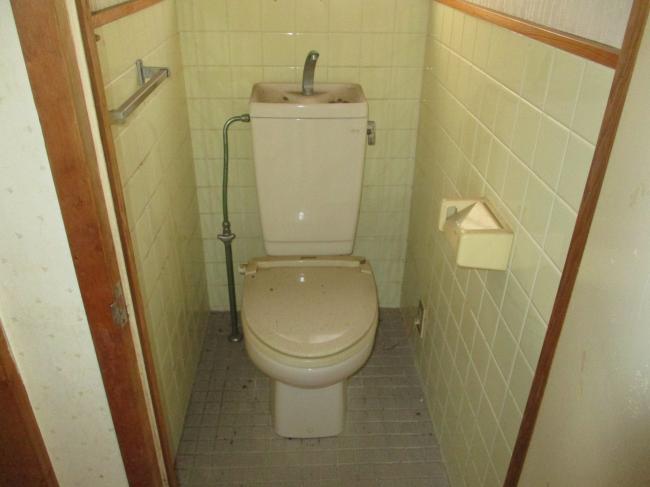 1990s wood house, 3-min walk to station, Okayama