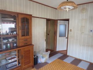 1980s concrete house, 15-min walk to station, Oita