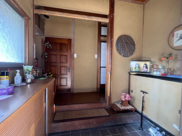1970s wood house, 10-min walk to station, Tottori