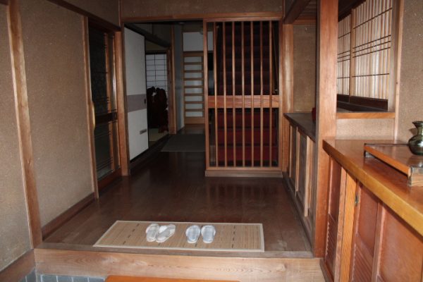 1950s wood house, 17-min walk to station, Shimane