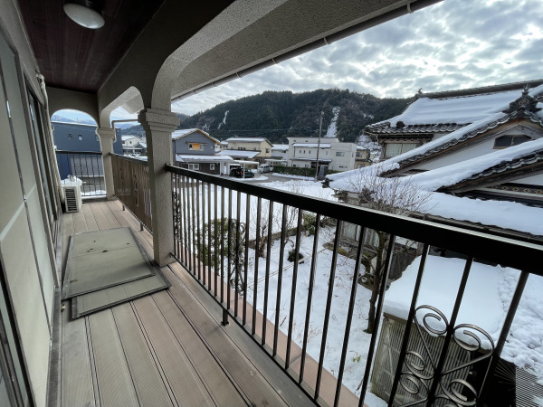 1980s wood house on a large plot in Tottori