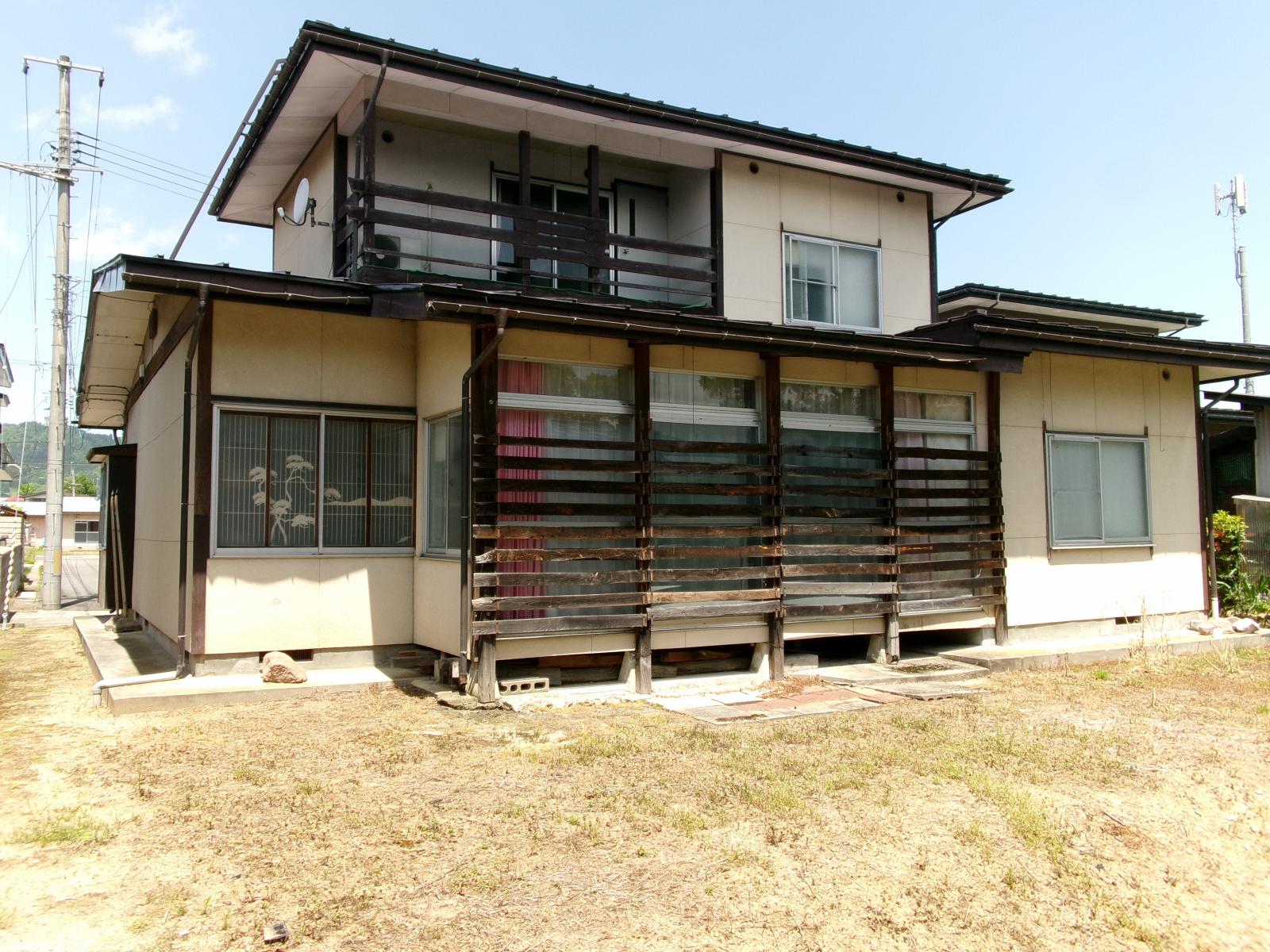 1970s house, 17-min walk to station, Yamagata