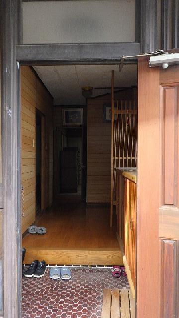 1970s wood house, 19-min walk to station, Nagasaki