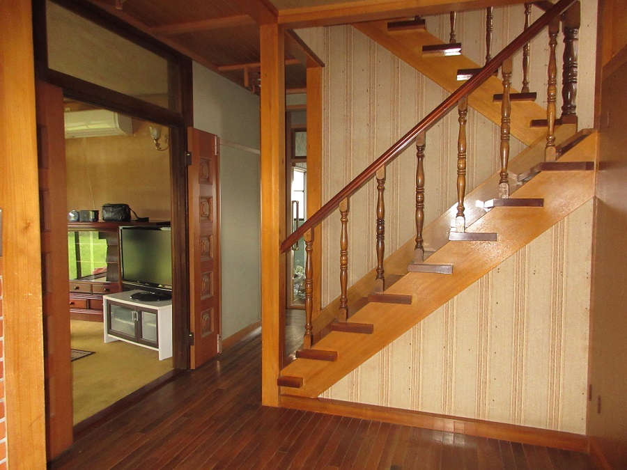 1980s wood house, 9-min walk to station, Iwate