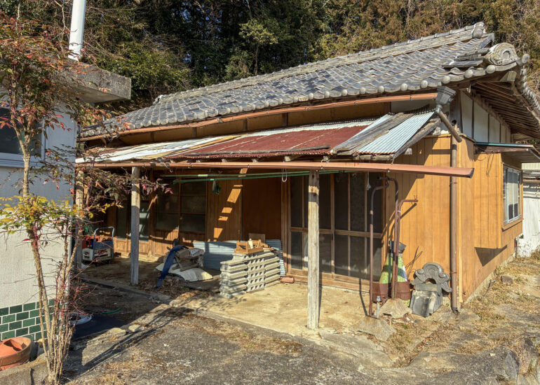 1970s wood house in Matsusaka Kahada
