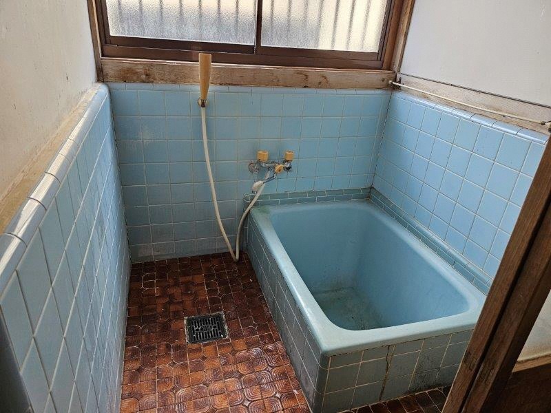 1960s wood house in Kochi