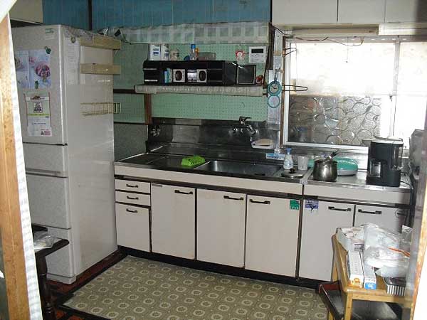 1970s wood house, 12-min walk to station, Iwate