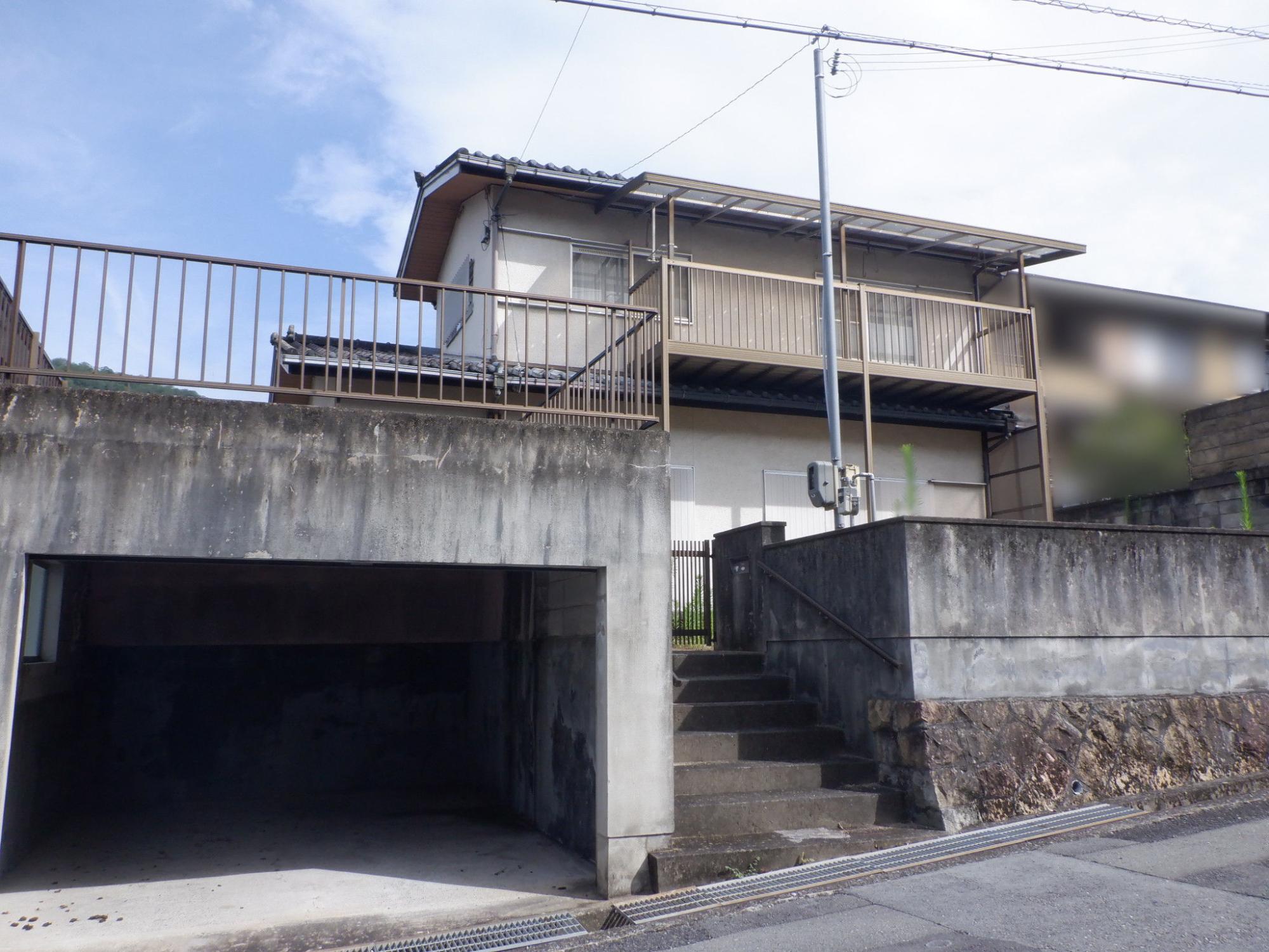 A-115: Natural surroundings, perfect for two people, home vegetable gardening possible