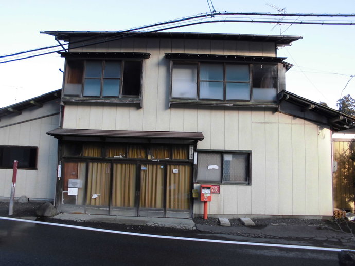 Wood house on a large plot in Akita