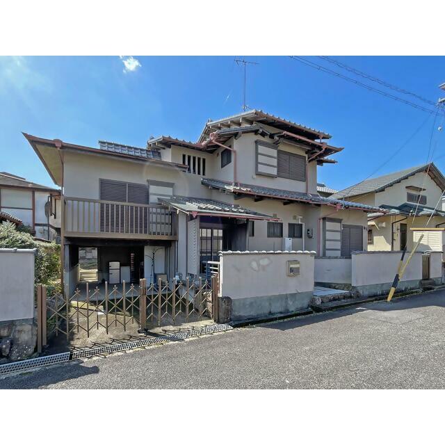 1970s wood house, 15-min walk to station, Mie