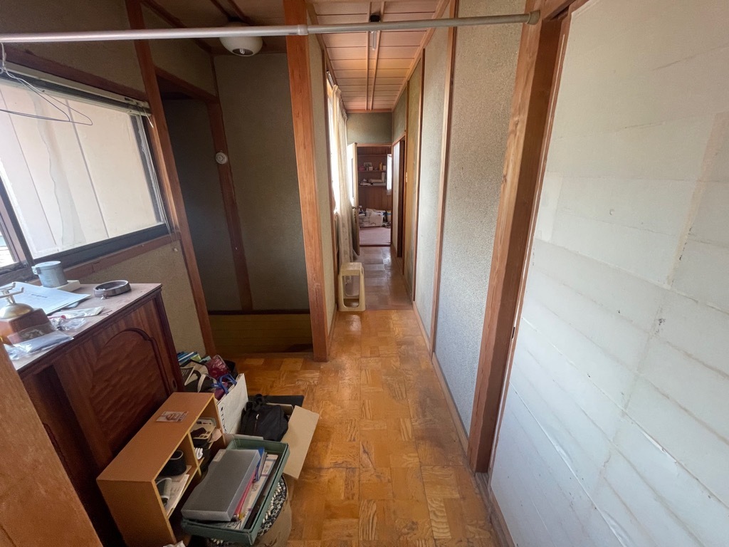 1970s wood house on a large plot in Nagano