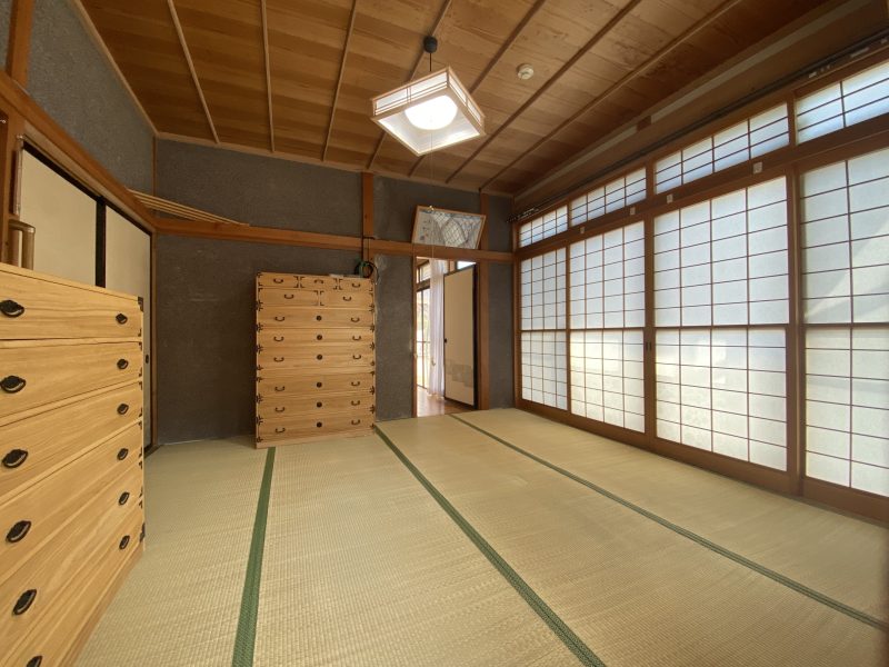 1960s wood house on a large plot in Iwate