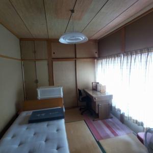 1980s wood house on a large plot in Niigata
