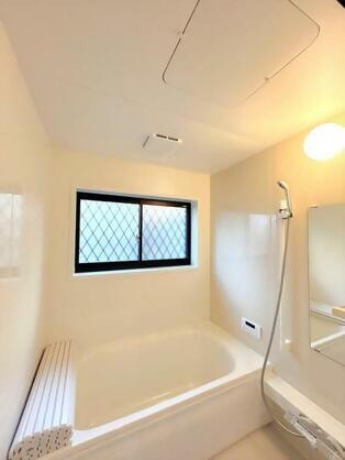 1990s wood house, 7-min walk to station, Kagawa