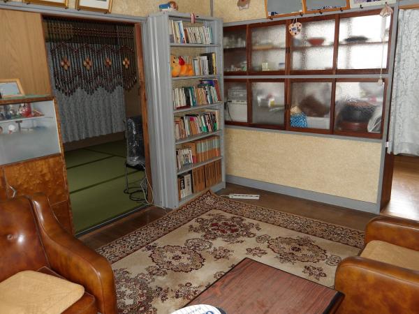 1960s wood house, 17-min walk to station, Ehime